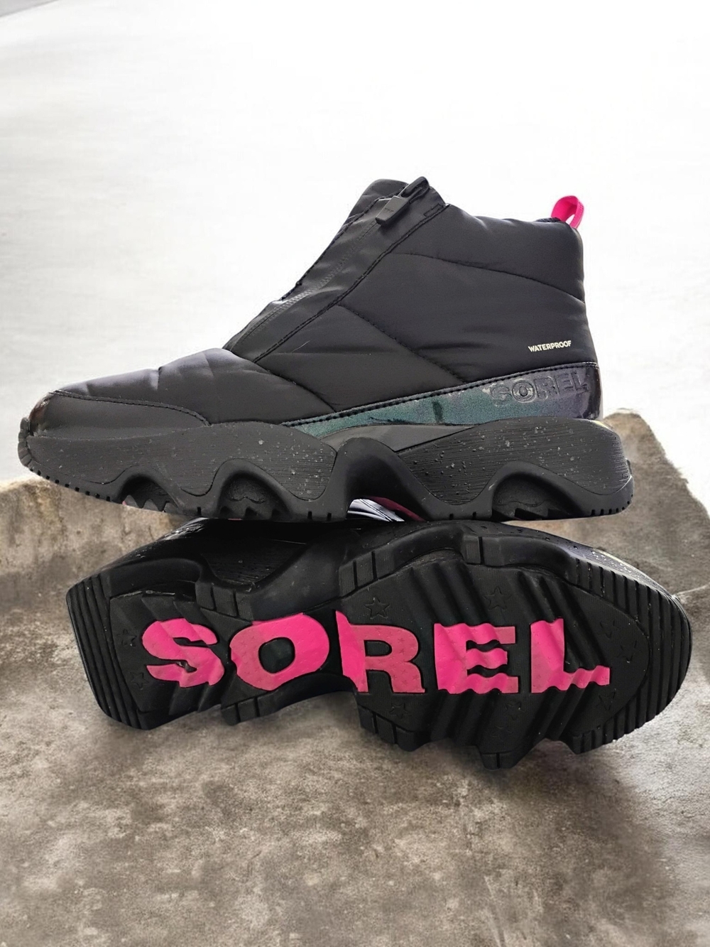 Sorel Women's Kinetic Impact Puffy Zip Waterproof Boots Black Pink Like New 9